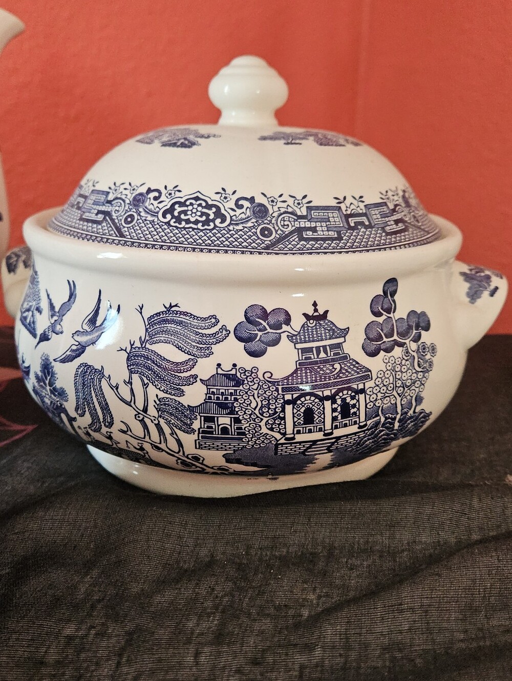 Churchill Blue Willow Soup Tureen - Picture 1 of 2
